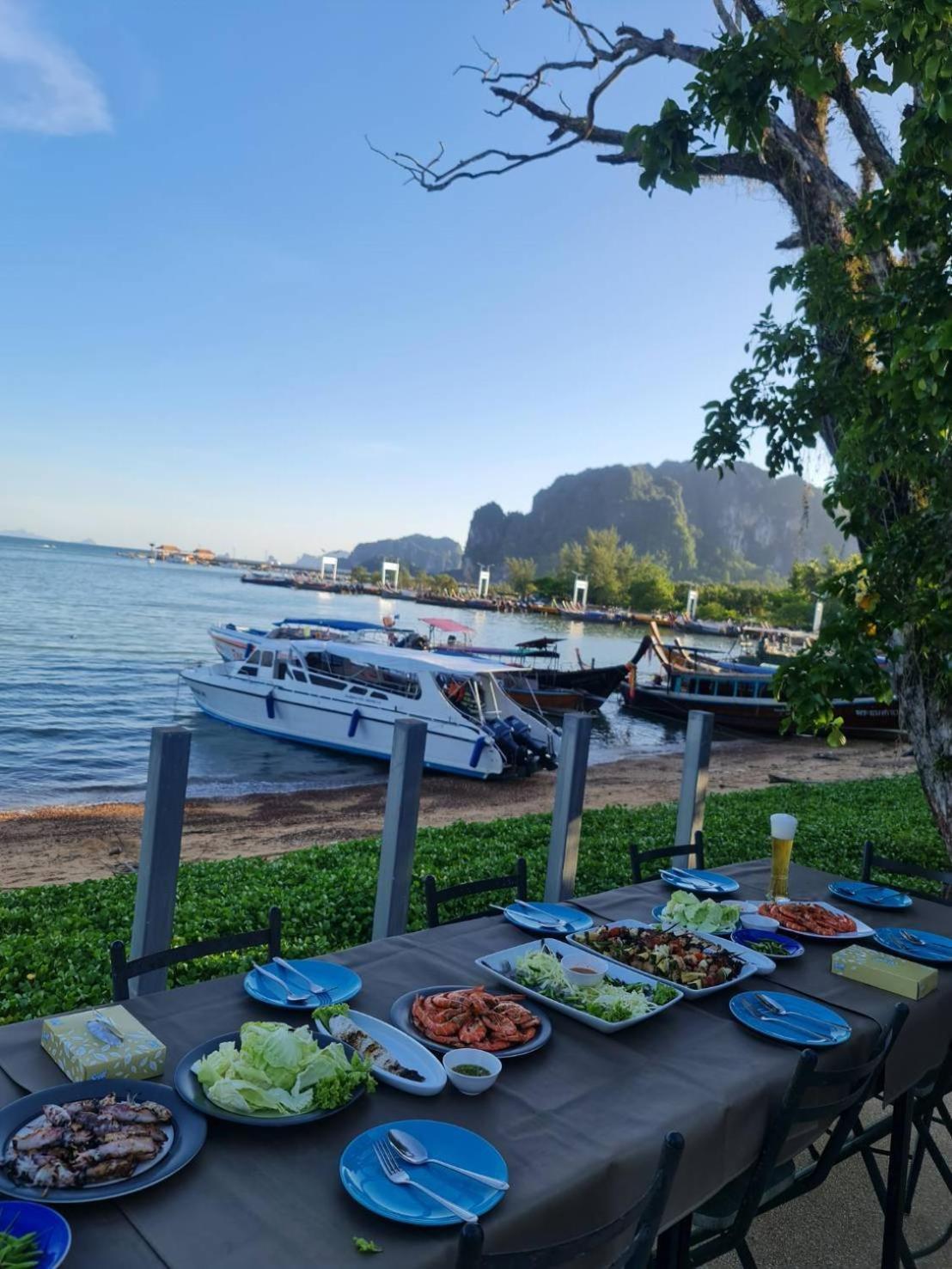 ホテル Chom By The Sea Ao Nam Mao エクステリア 写真