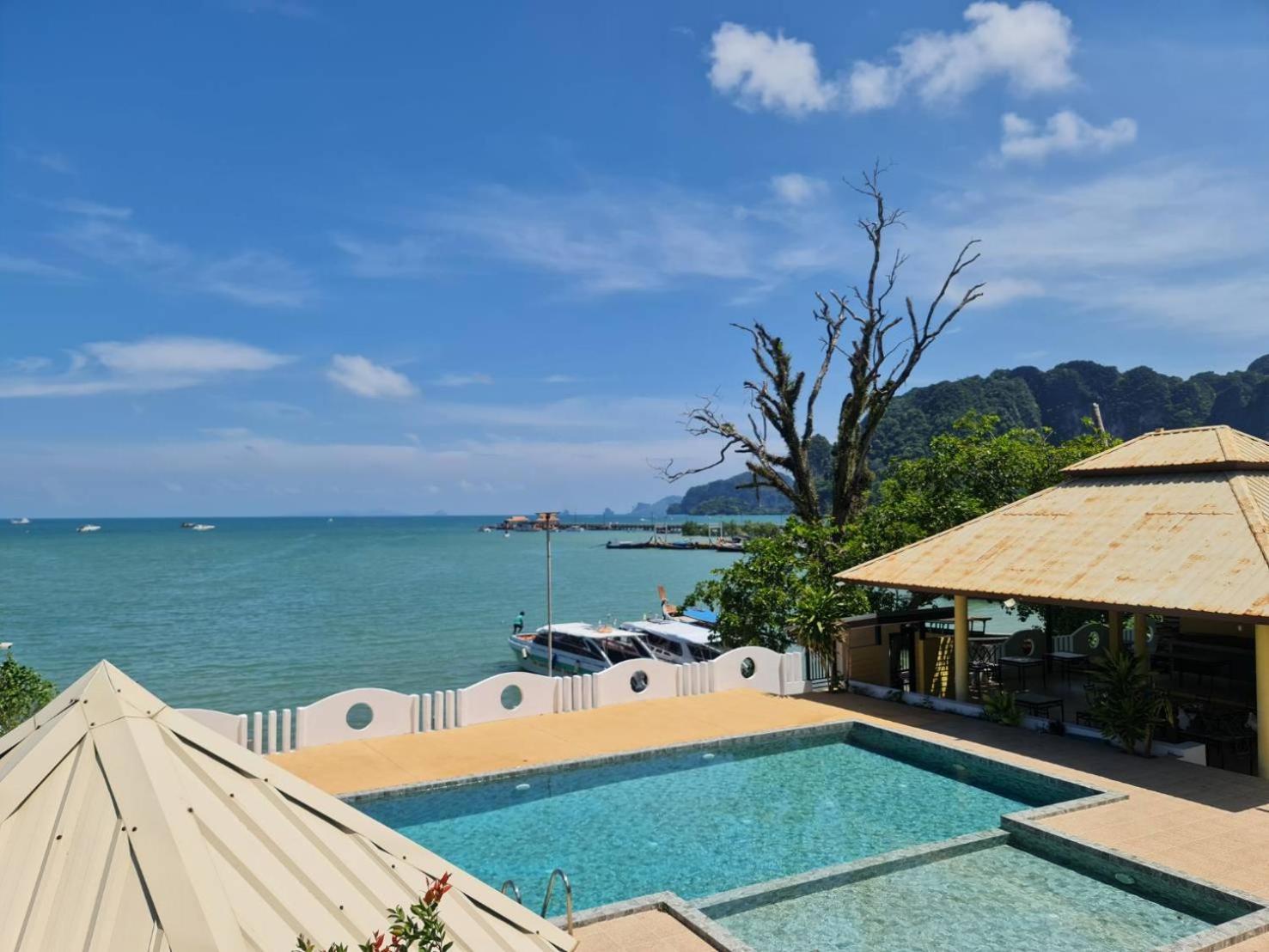 ホテル Chom By The Sea Ao Nam Mao エクステリア 写真
